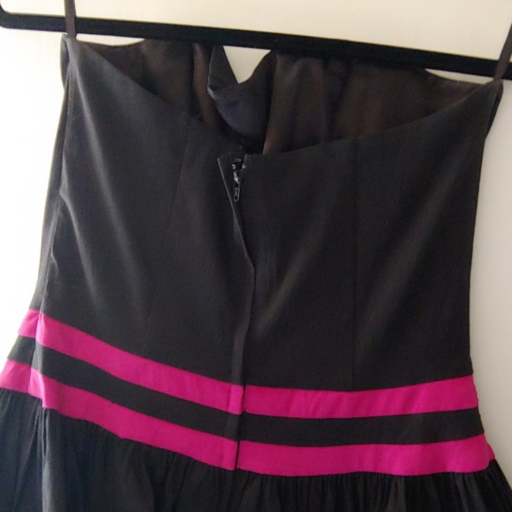 Formal dress - Picture 4 of 4